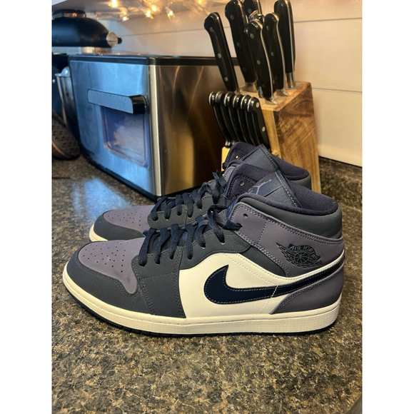 Nike Air Jordan 1 Mid Obsidian Sanded Purple - Picture 2 of 10